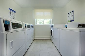 Shannon Towers in Collingwood, ON Deluxe laundry facility